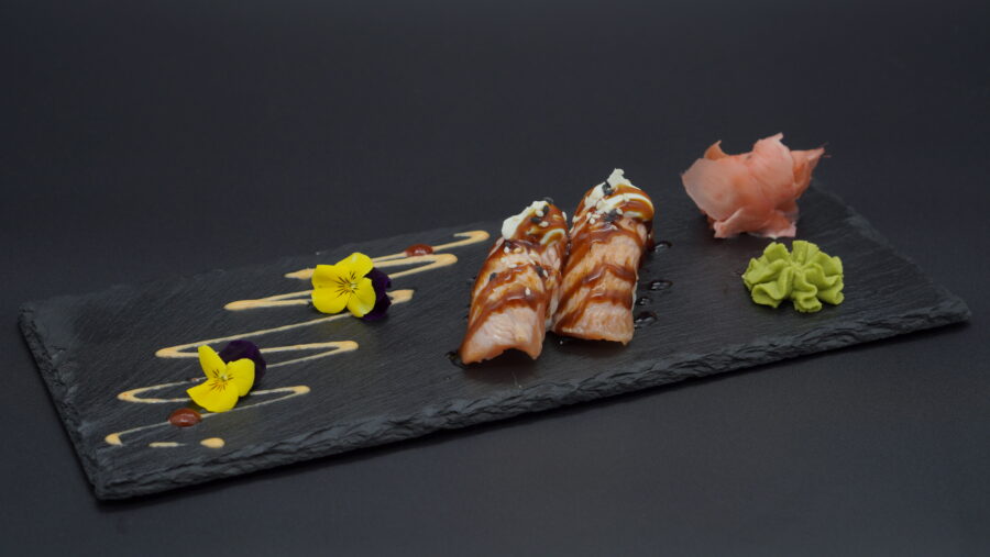 Sake Nigiri Flambat
